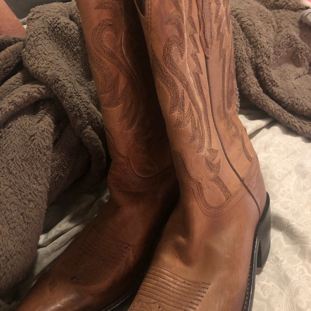Boots - Picture 3 of 3